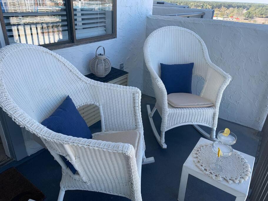 شاطئ ميرتل Royal Retreat-Amazing View-King Bed-1 Bedroom-Full Kitchen-Free Parking-Self Check-In المظهر الخارجي الصورة