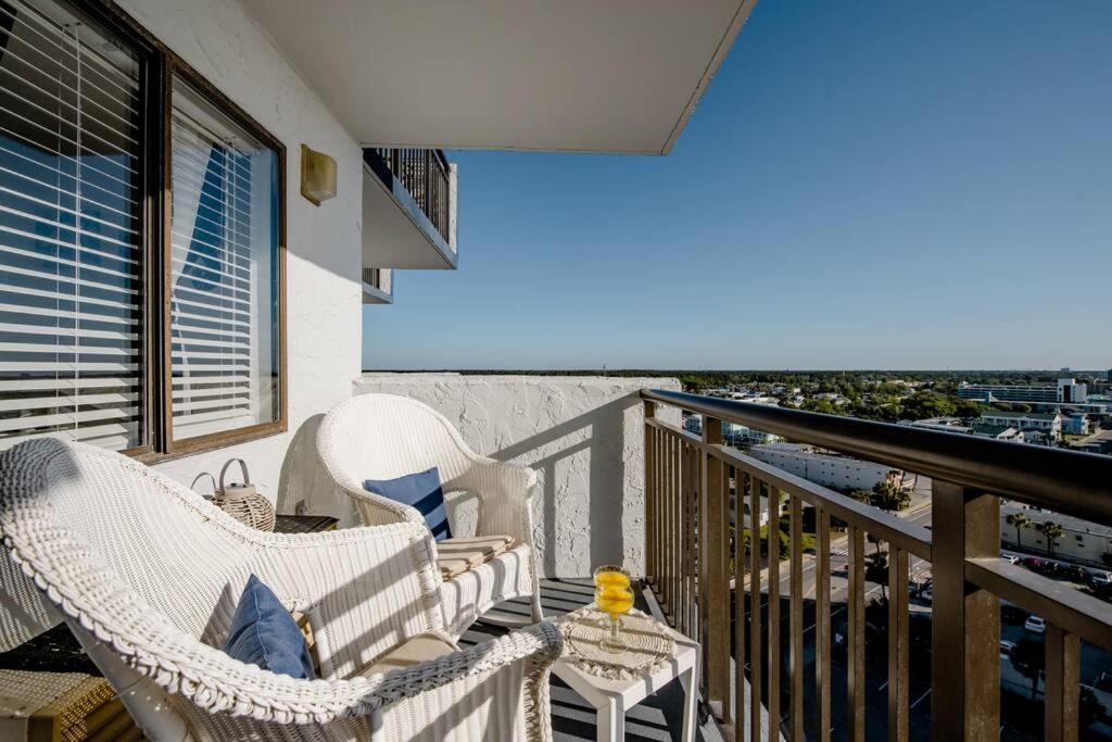 شاطئ ميرتل Royal Retreat-Amazing View-King Bed-1 Bedroom-Full Kitchen-Free Parking-Self Check-In المظهر الخارجي الصورة